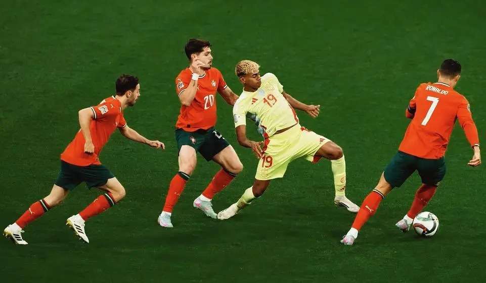 C罗率葡萄牙加冕，登贝莱、亚马尔争金球奖登顶